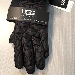 Ugg S/M black Gloves Touch Screen Compatible Leather/Quilted/Fur NWT